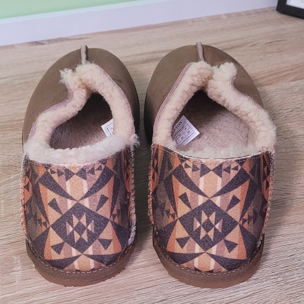 Pendelton Brown Suede Men's Slippers with Patterned Accent Sherpa 9 - Picture 6 of 7